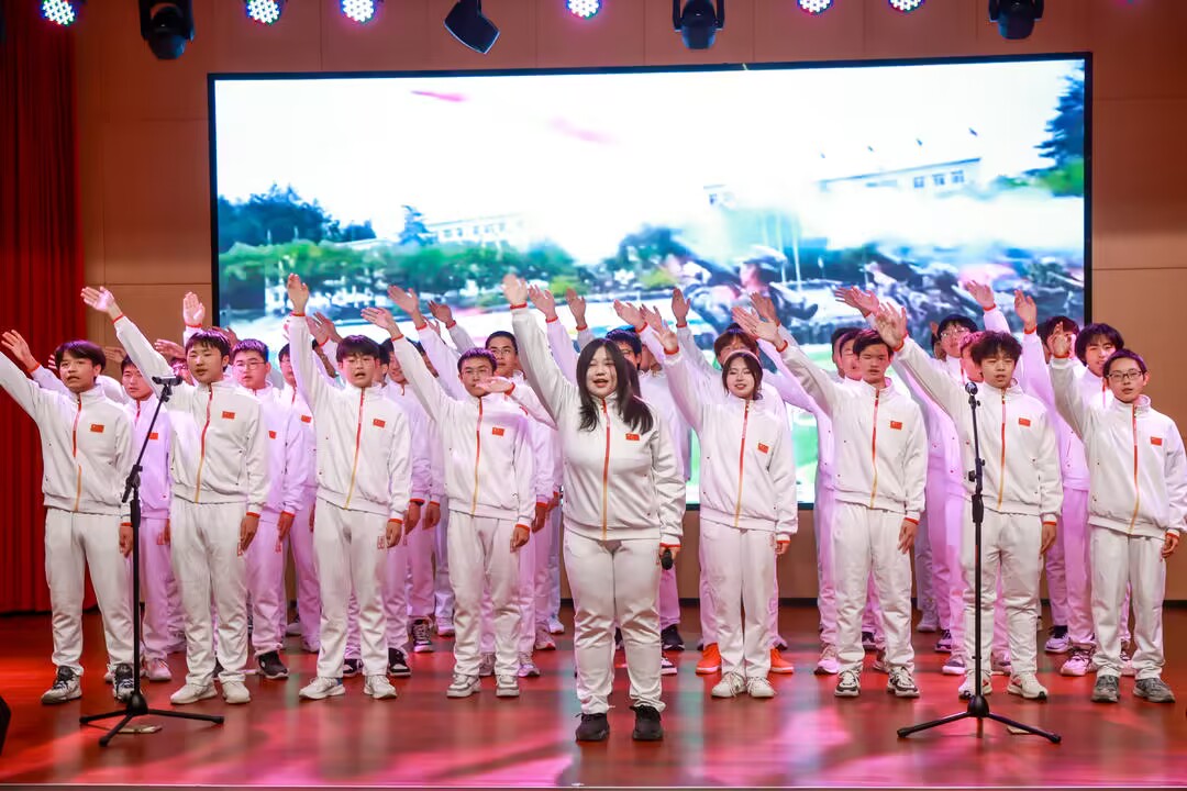11月27日，材料学院举办“嘹亮歌声颂征程，榜样引领共成长”合唱比赛2.jpg