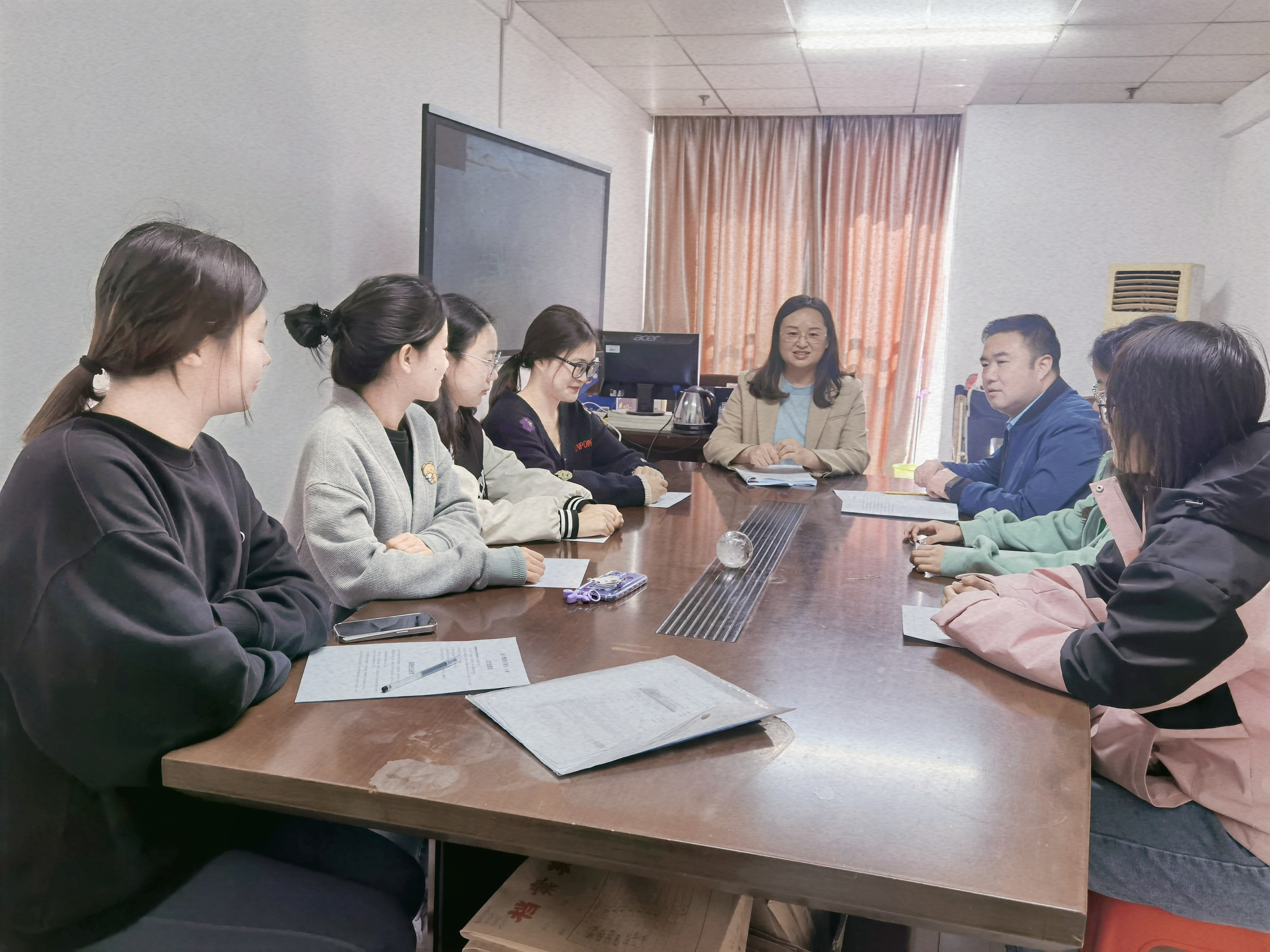 武汉华夏理工学院：校法财税产业信息服务工作室师生参与商学院财会系人才培养方案修订征求意见会