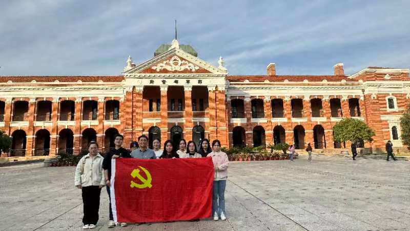 武汉华夏理工学院：外国语学院商务英语专业学生党支部走进辛亥革命博物馆——红色研学活动