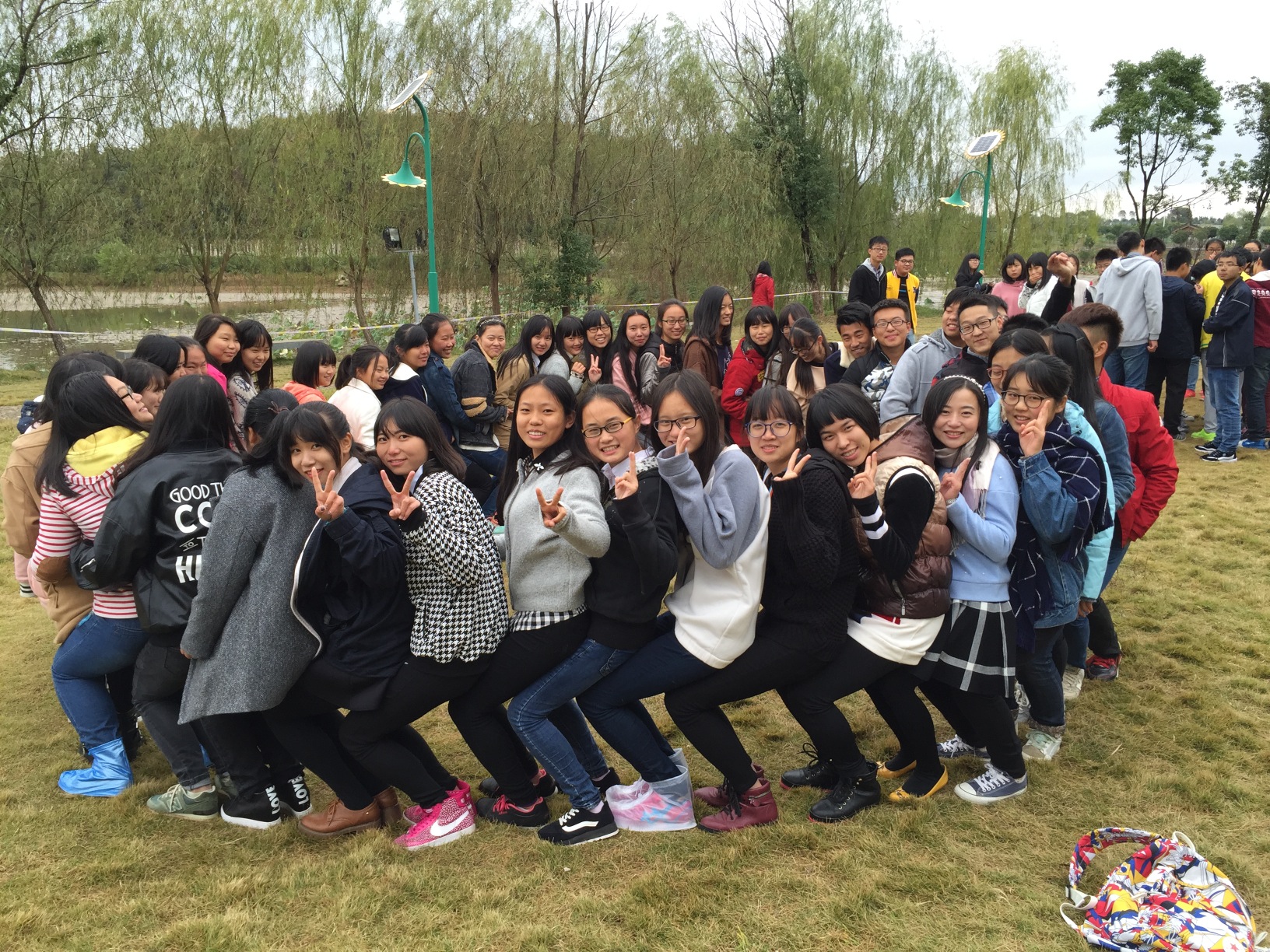 陪学生一起参加团建.JPG 陪学生一起参加团建.JPG