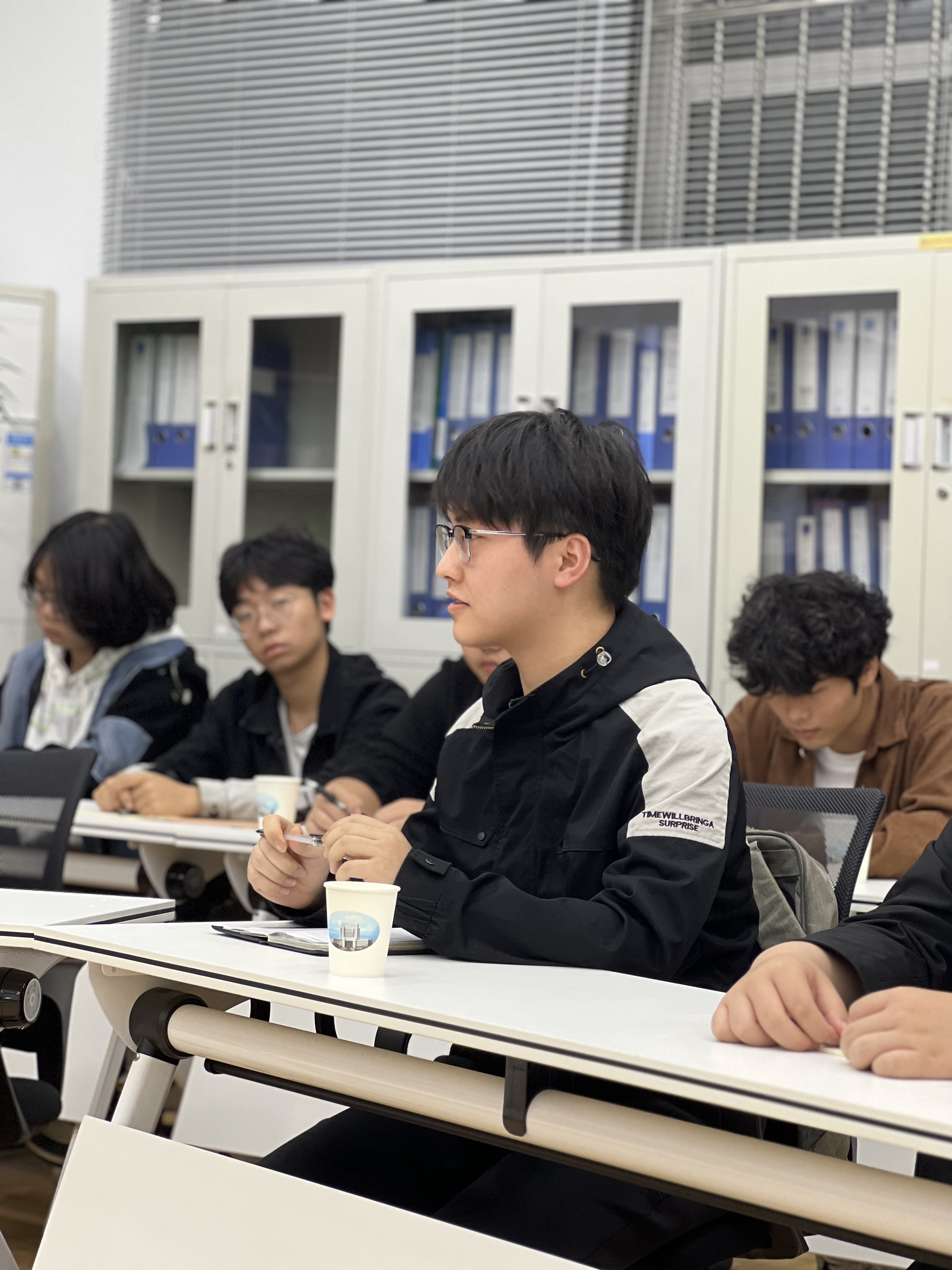学生代表黄尹乐源发言.JPG