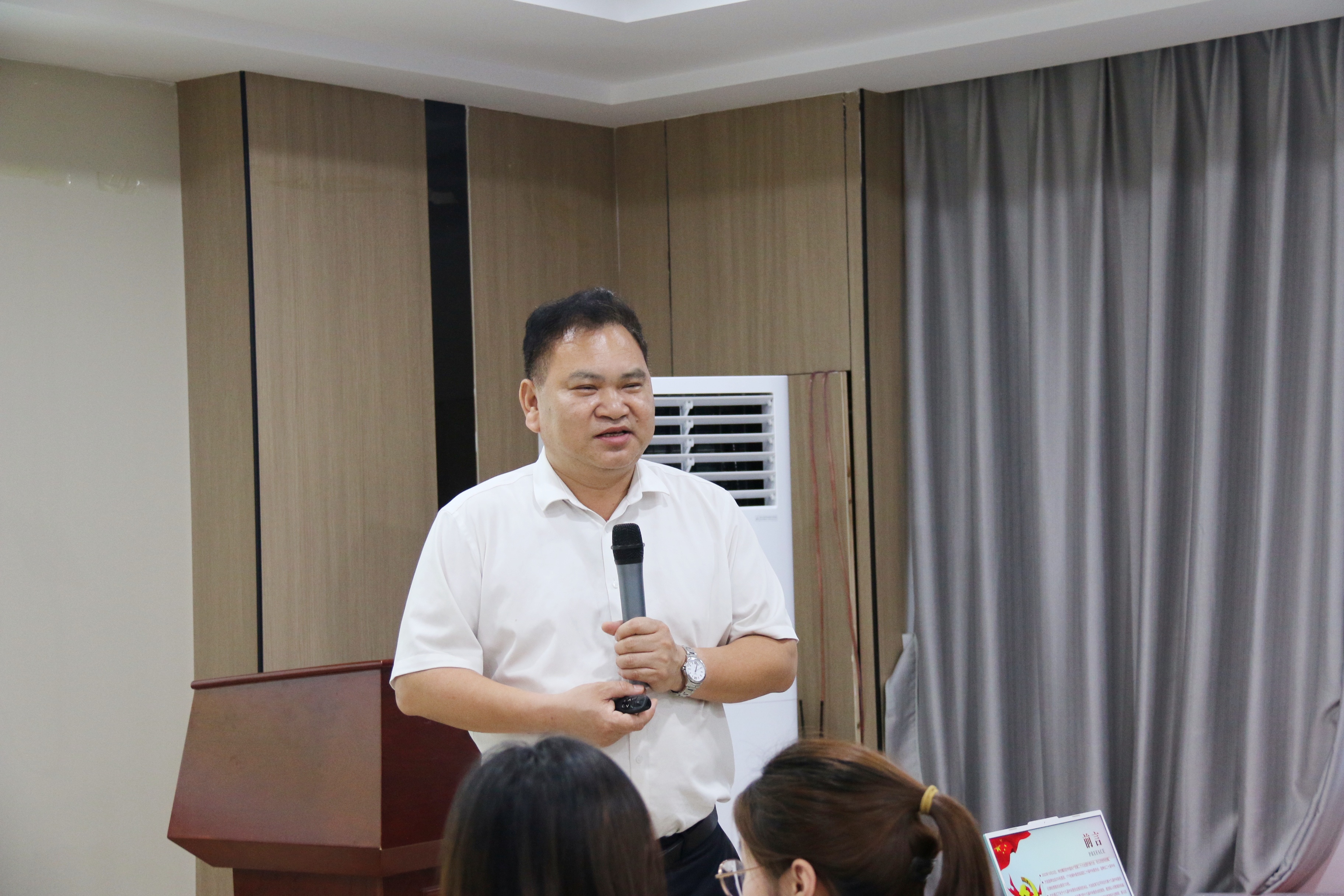 党校 熊书记.jpg