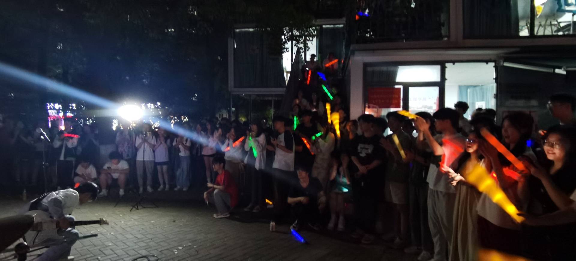 武汉科技大学：聆听歌声悦身心 音乐节上燃青春