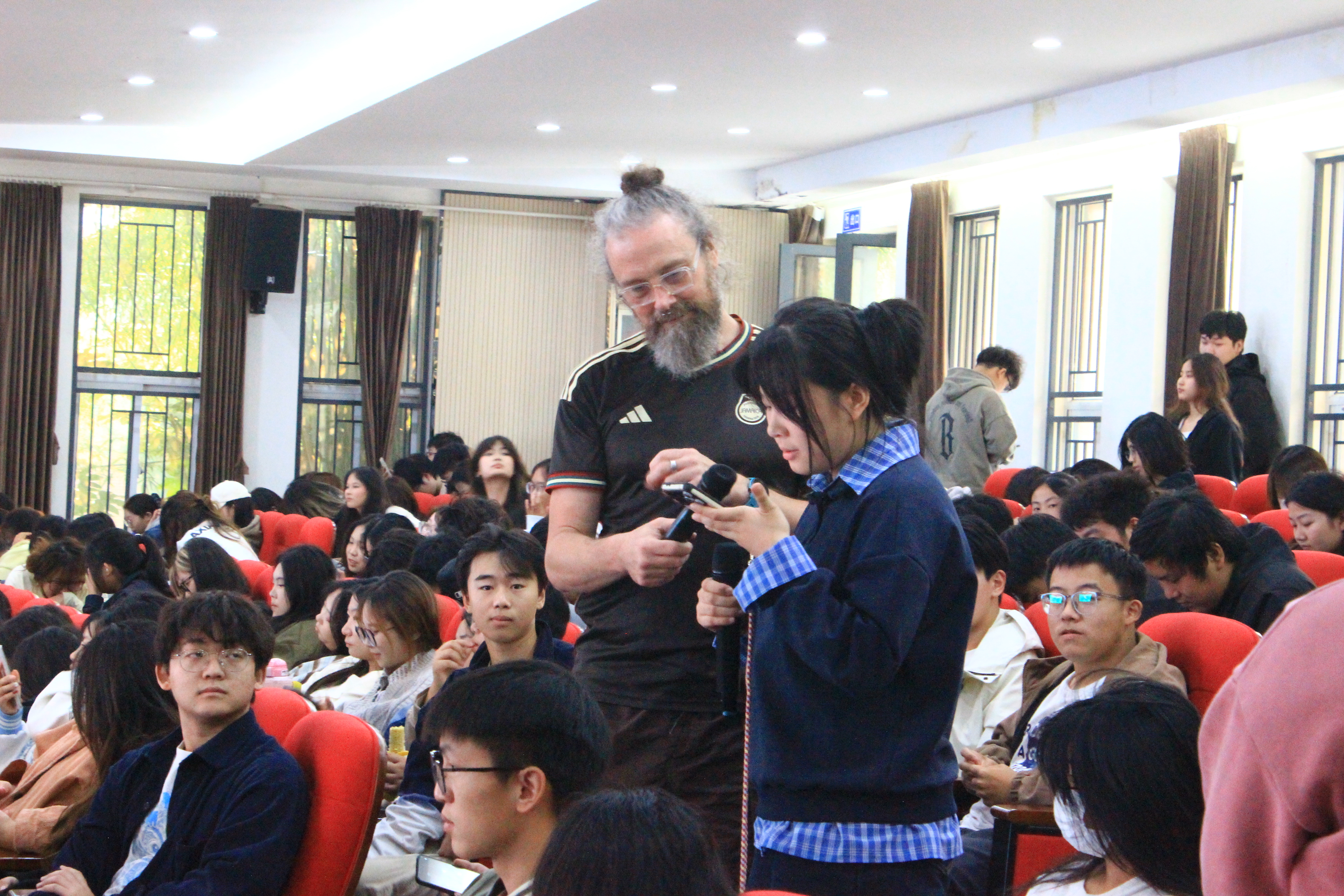 图为互动交流现场 (2).jpg