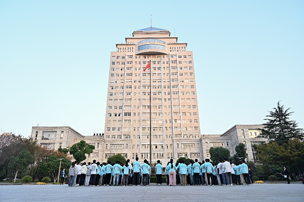 武汉科技大学：思政学习国旗下 创新筑基工业梦——机械工程学院开展国旗下的微思政课