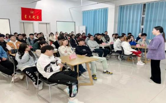 荆州学院：立足社区 打造三全育人实践园地 