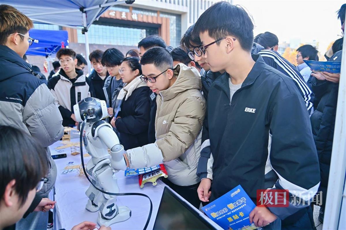 武汉理工大学：开在宿舍楼下的“嘉年华”，武汉理工大学“数智”学生社区上线