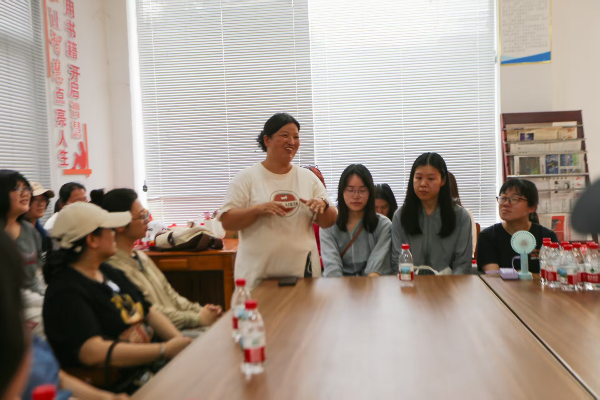 图为白露村党支部纪检委员、村妇联主席李敏发言.jpg 图为白露村党支部纪检委员、村妇联主席李敏发言.jpg