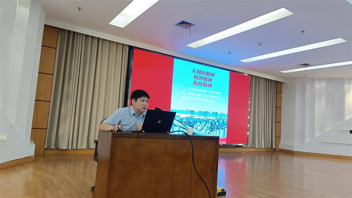 “弘扬三大精神 汇聚支点力量”主题宣讲走进中南民大