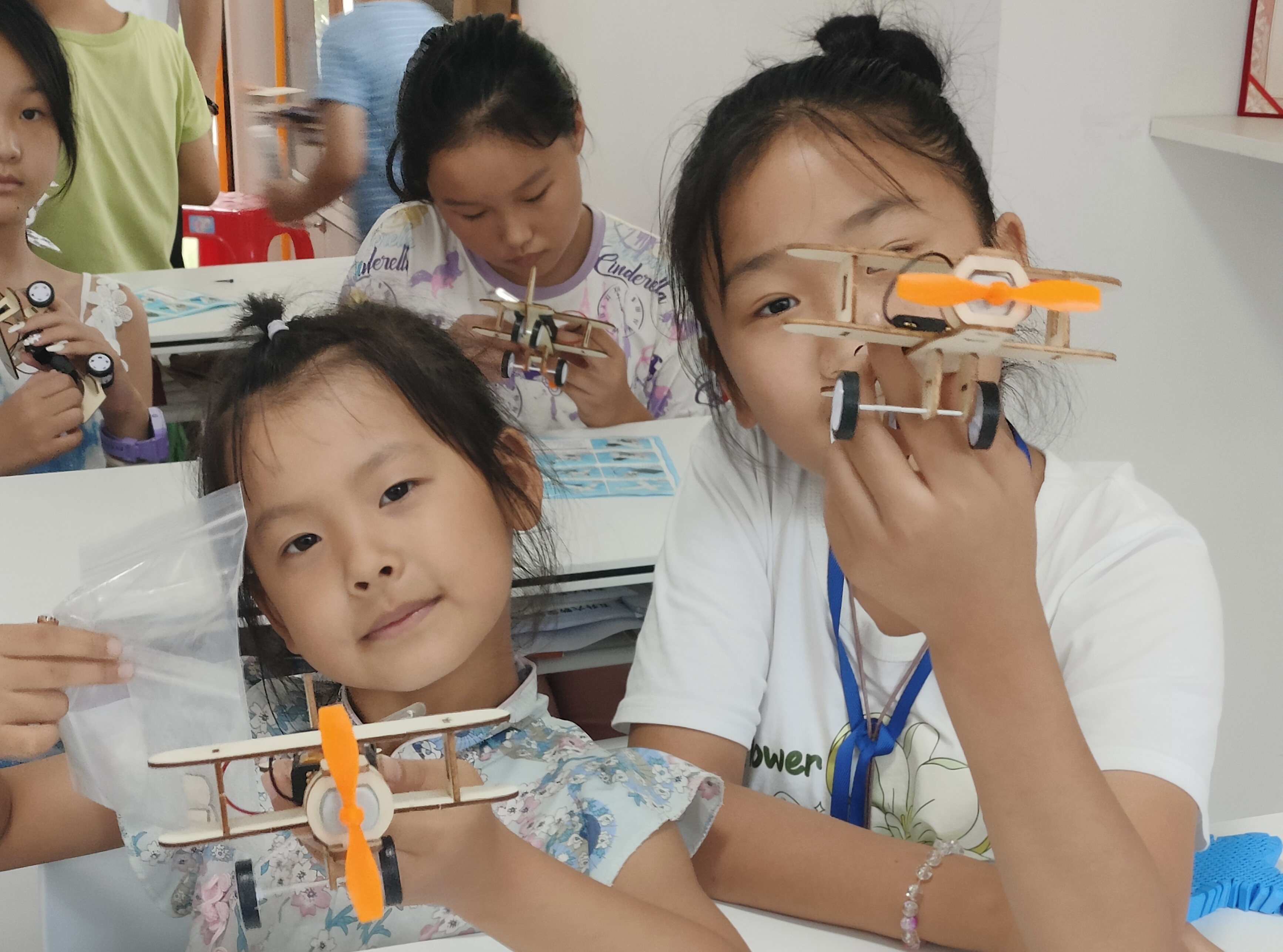 拼装无人机.jpg 拼装无人机.jpg