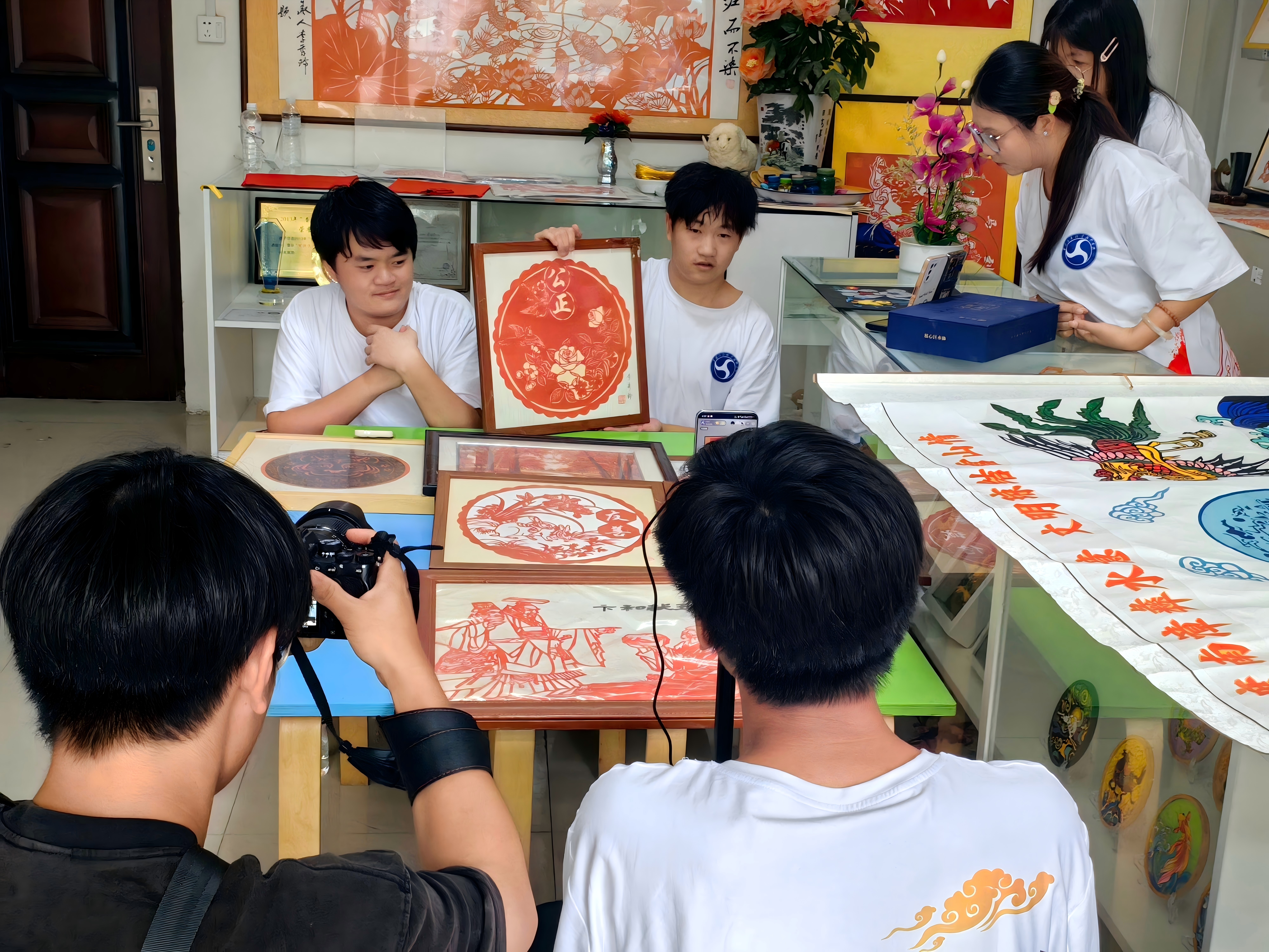 直播介绍非遗作品(1)(1)(1).jpg 直播介绍非遗作品(1)(1)(1).jpg