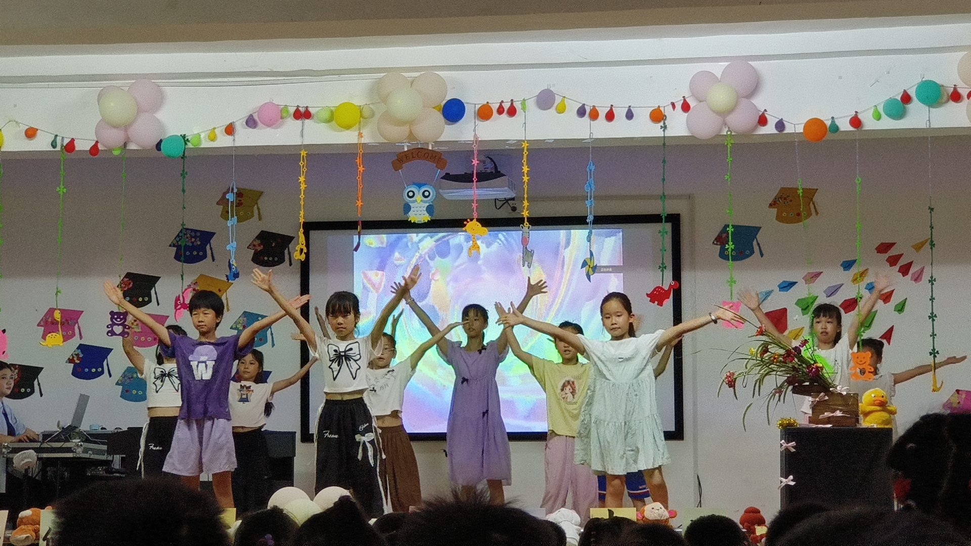 结营节目.jpg 结营节目.jpg