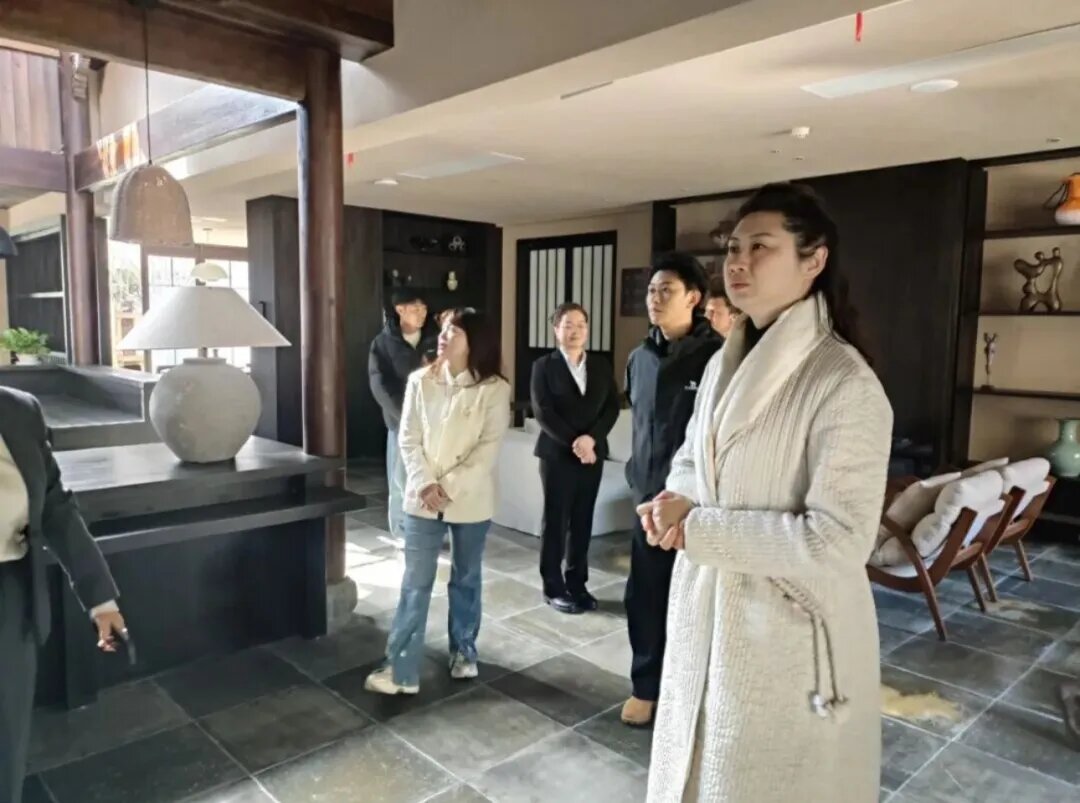 参观.jpg 参观.jpg